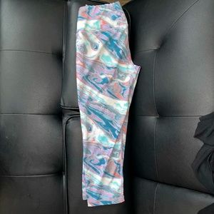 Multicolor Capri Leggings ✨